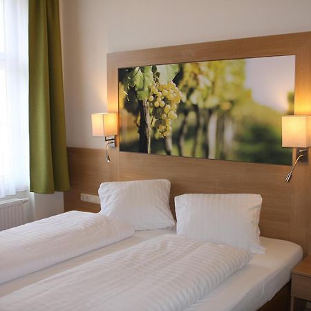 Weinhotel Rieder Пойсдорф Екстер'єр фото