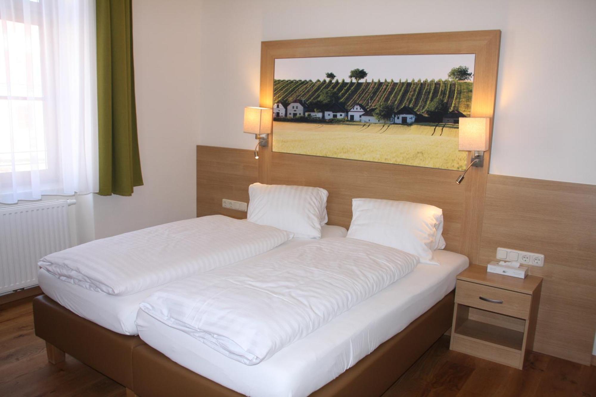 Weinhotel Rieder Пойсдорф Екстер'єр фото
