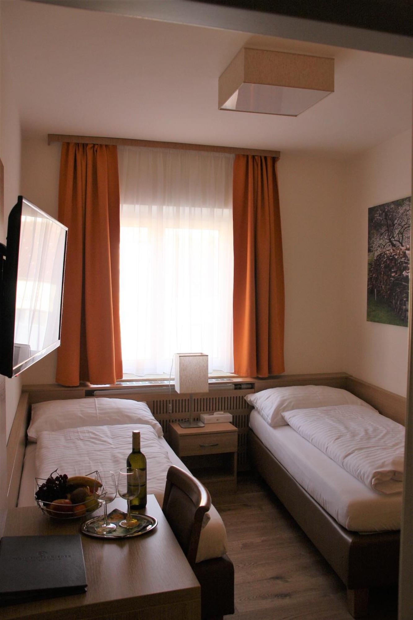 Weinhotel Rieder Пойсдорф Екстер'єр фото