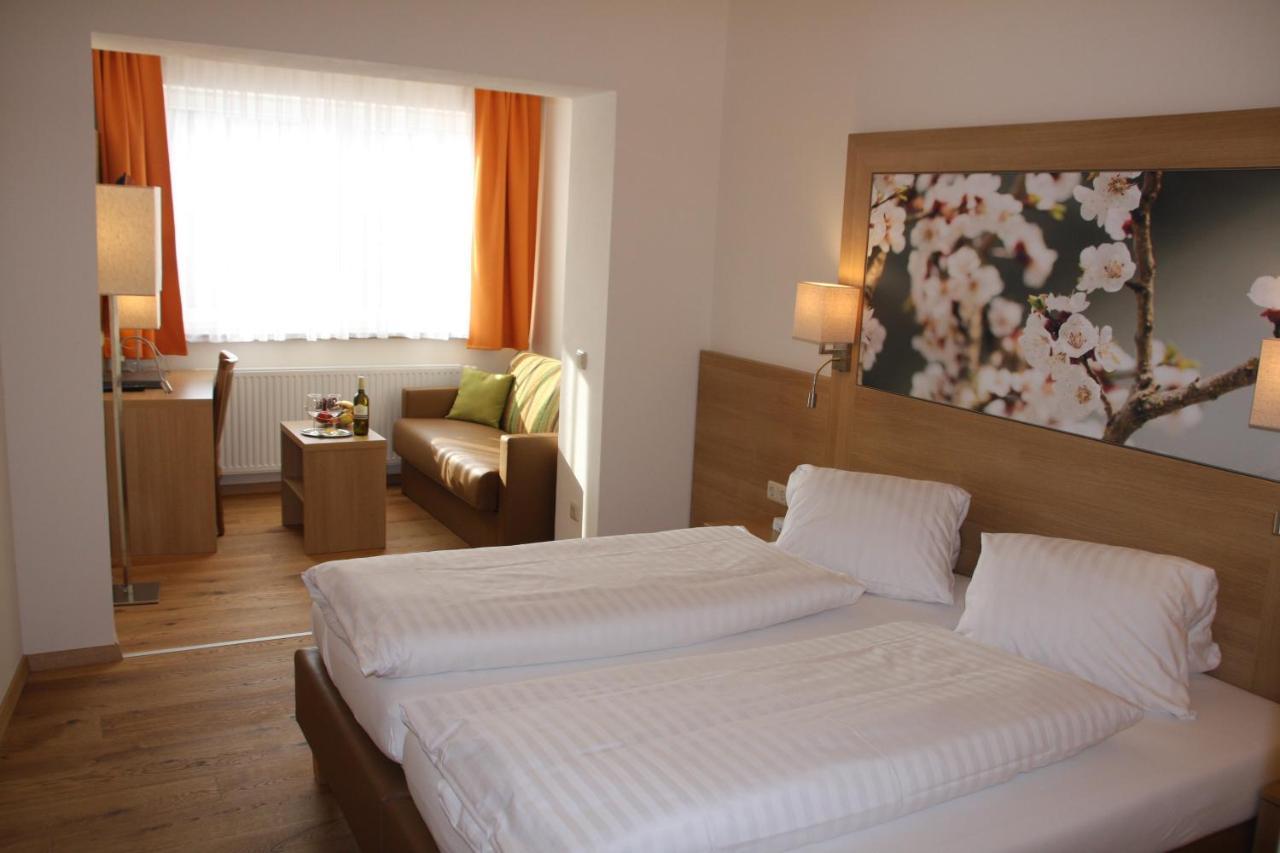 Weinhotel Rieder Пойсдорф Екстер'єр фото
